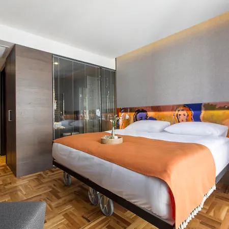 Lampa Design - Special Class Hotel 3*